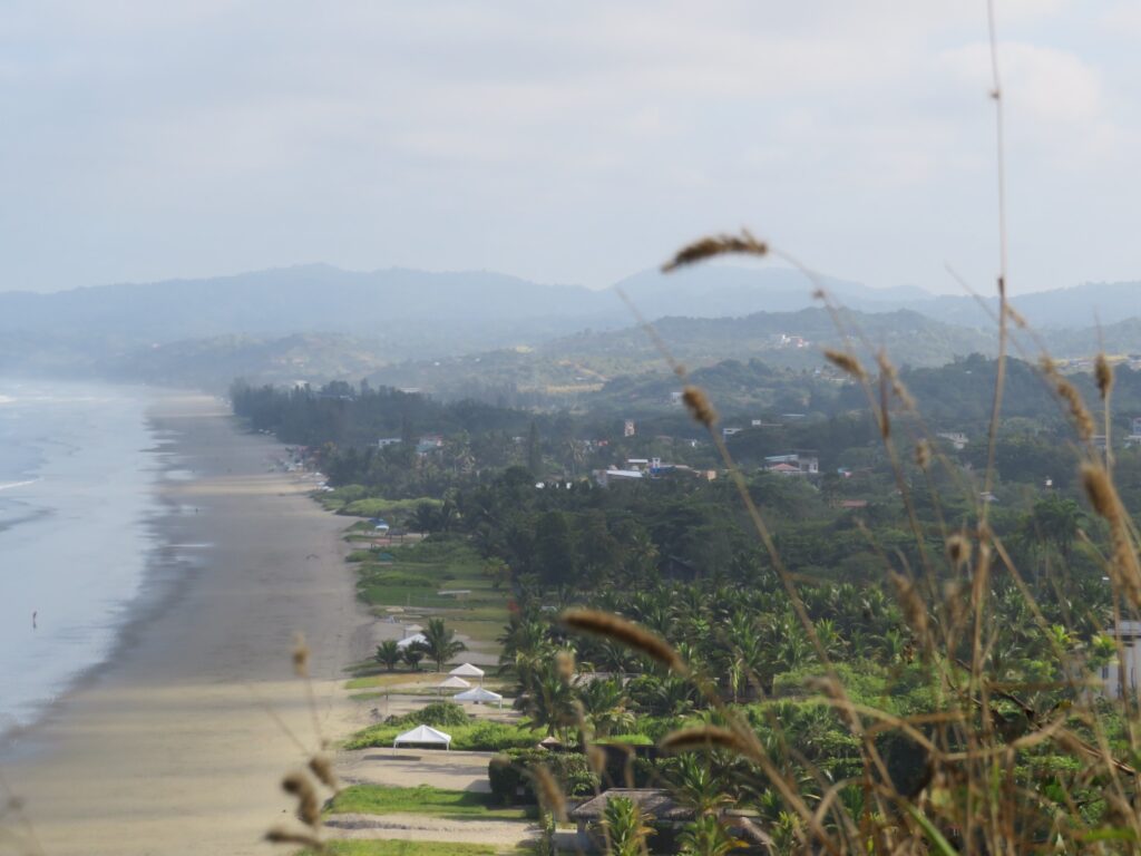 A good landscape shot of Olón. Photo provided by Outdoor Ecuador.
