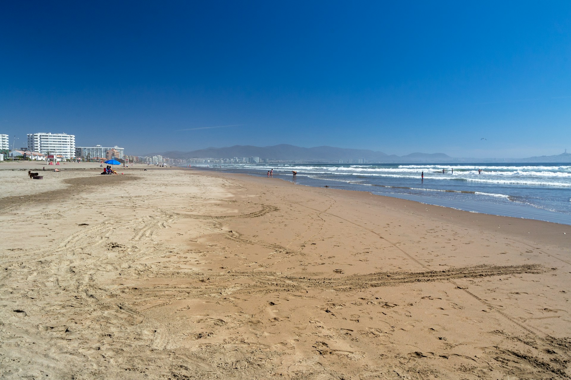 The beach of La Serena from a landscape perspective. Quite long and wide.