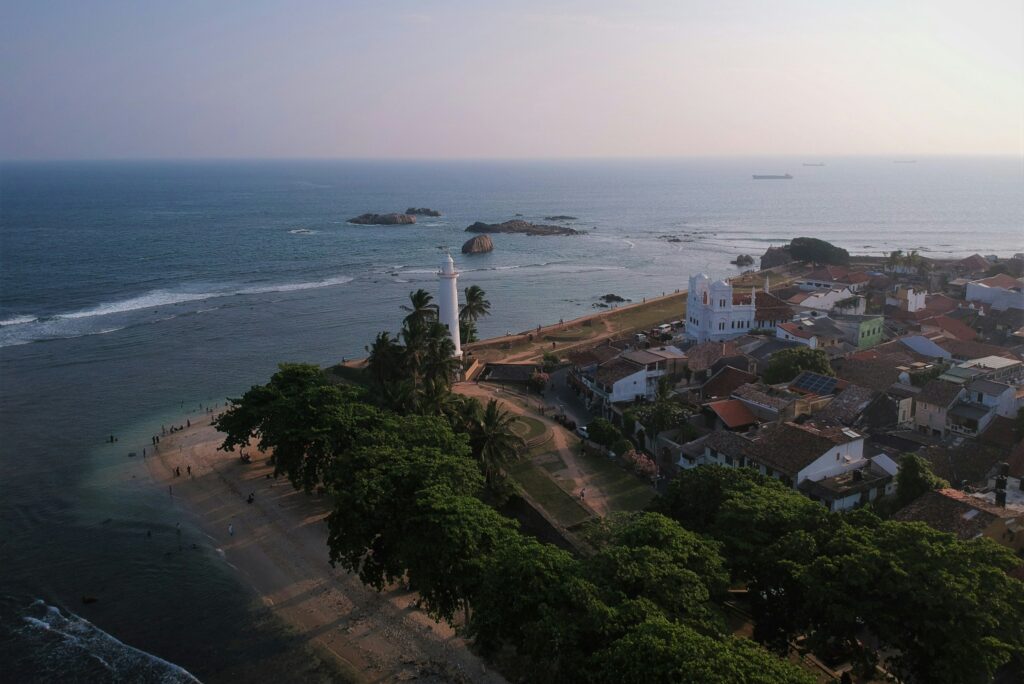 Galle is no exception of the beautiful locations to surf in Sri Lanka.