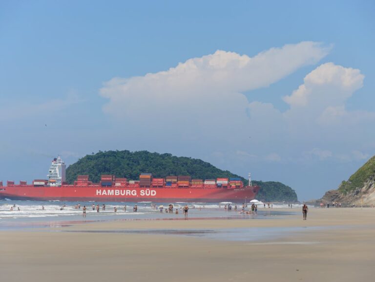 A large cargo ship going through the Ilha do Mel
