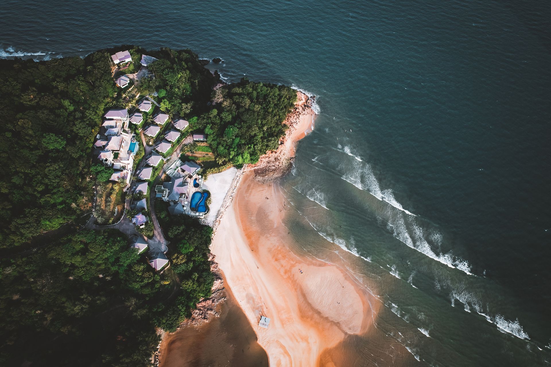 A shot of some of the waves you can find around the Cherating area.