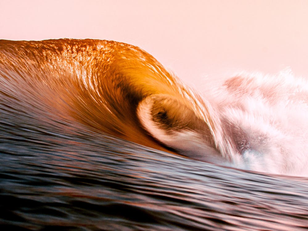A wave breaking in Japan