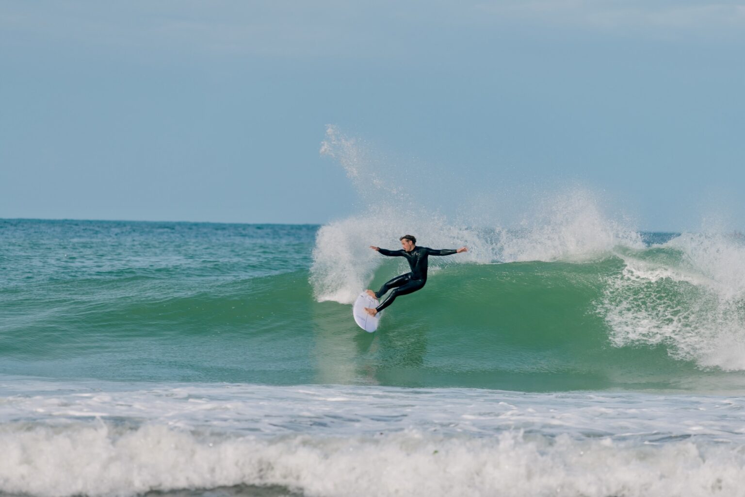 Someone ripping a line in Locquirec. Photo provided by Locquirec Surfing.