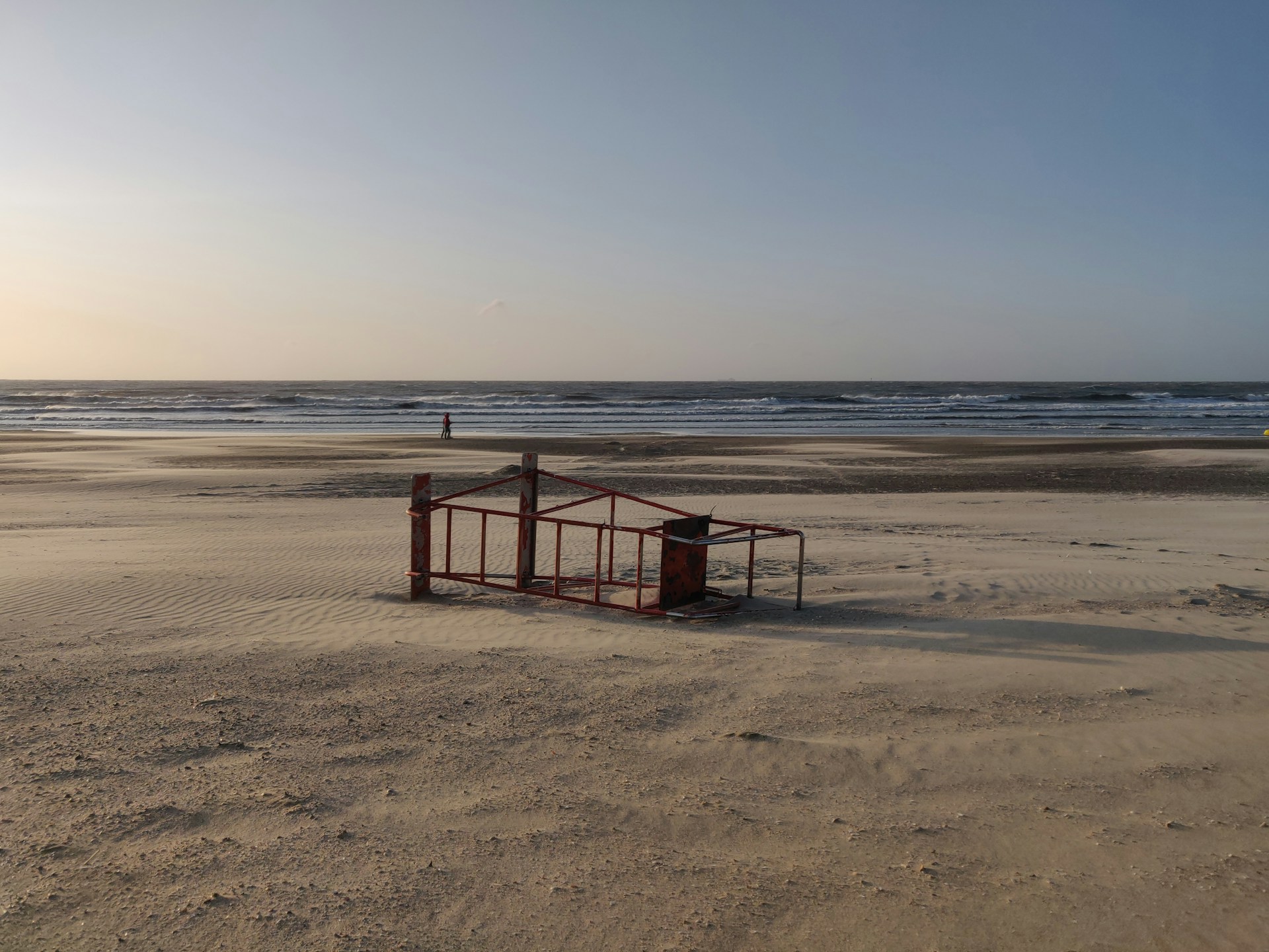 Another photo of the Blankenberge beach with a old broken structure.