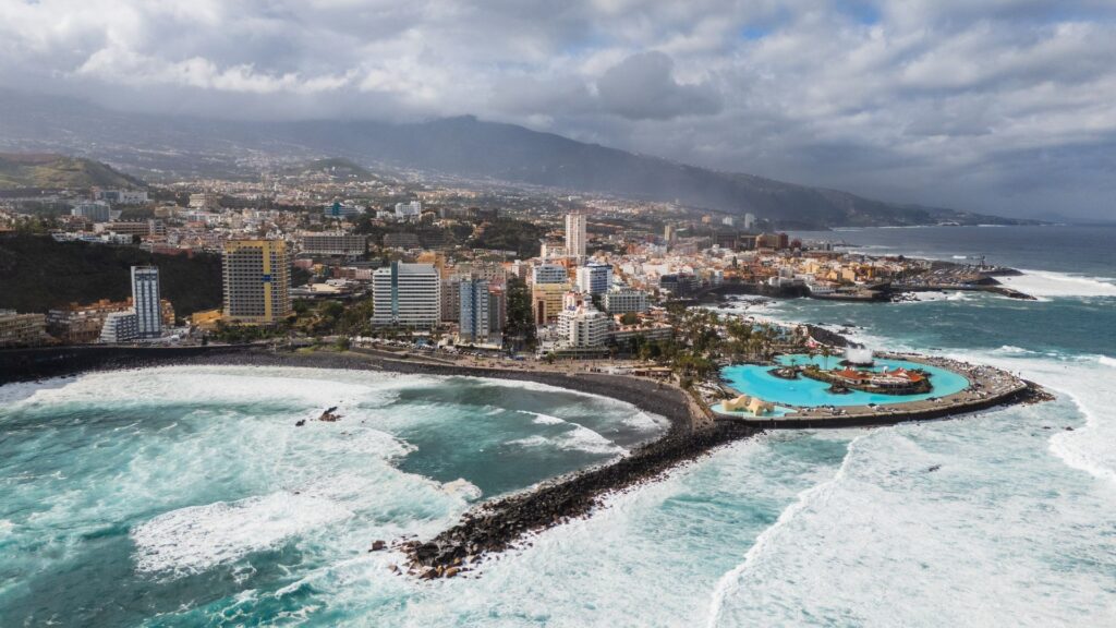 The gorgeous view of Puerto de la Cruz, Tenerife.