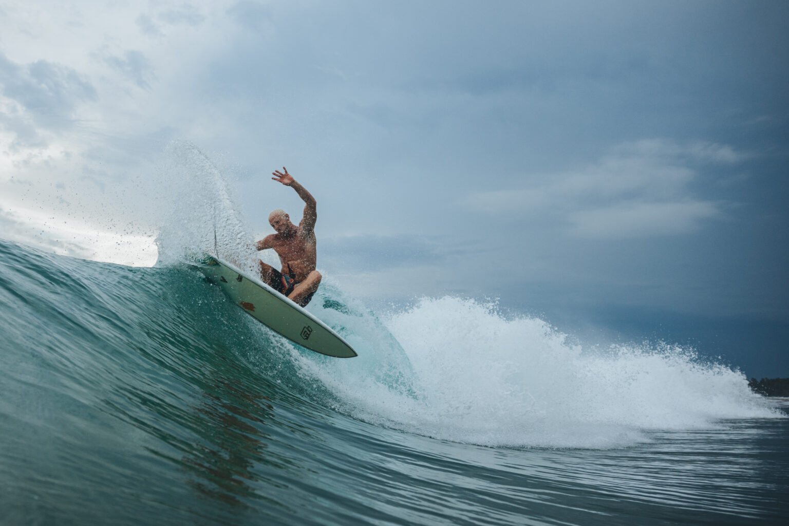 Another ride by Gaia Soul's visitor, enjoying the waves in the best way possible.