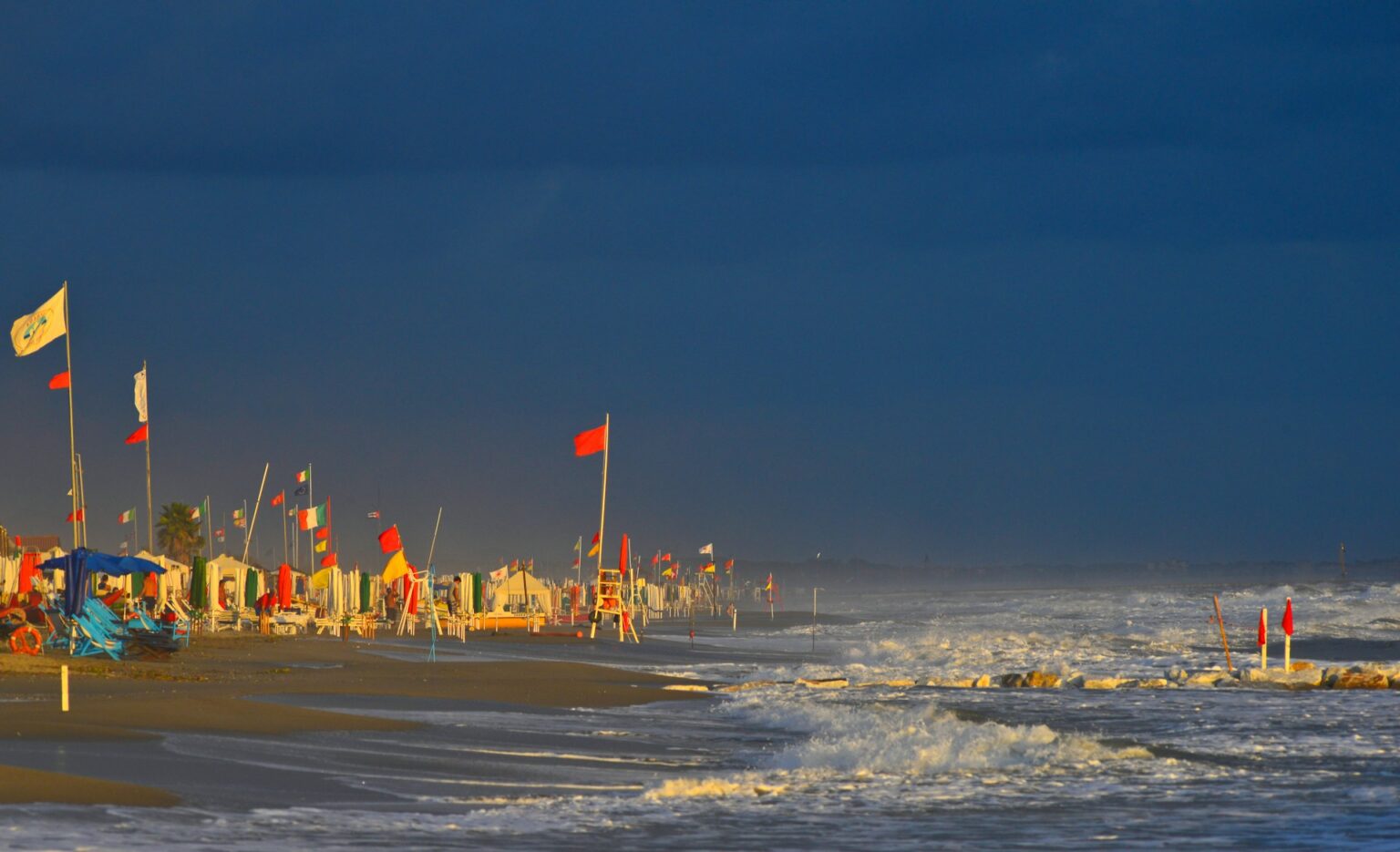 A shot of the beaches along Massa. Just north of Pietrasanta.